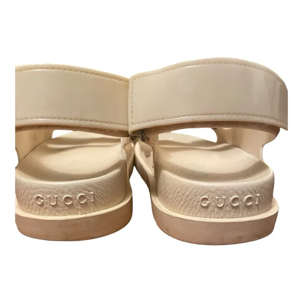 Gucci Women's Isla Double G Logo Rubber Sandals Dusty White Size 38 US 8